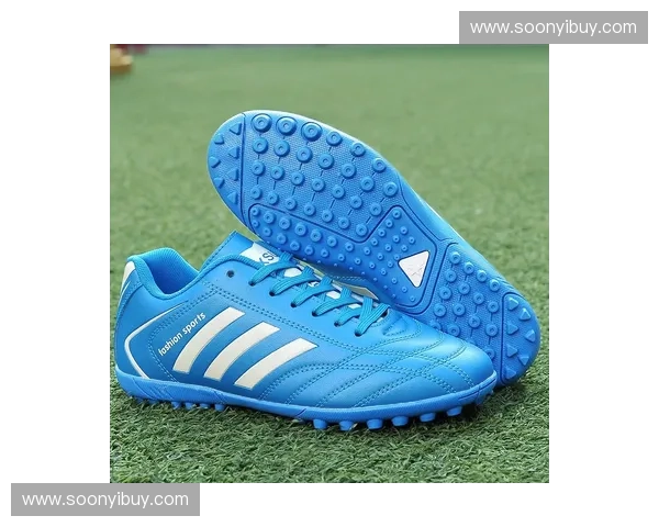 足球比赛装备全面解析：从球鞋到护腿板的选择与搭配技巧